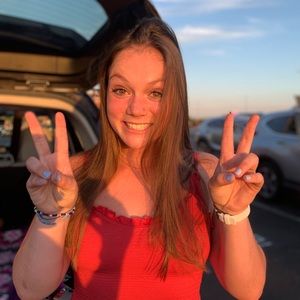 Meet your Posher, Chloe